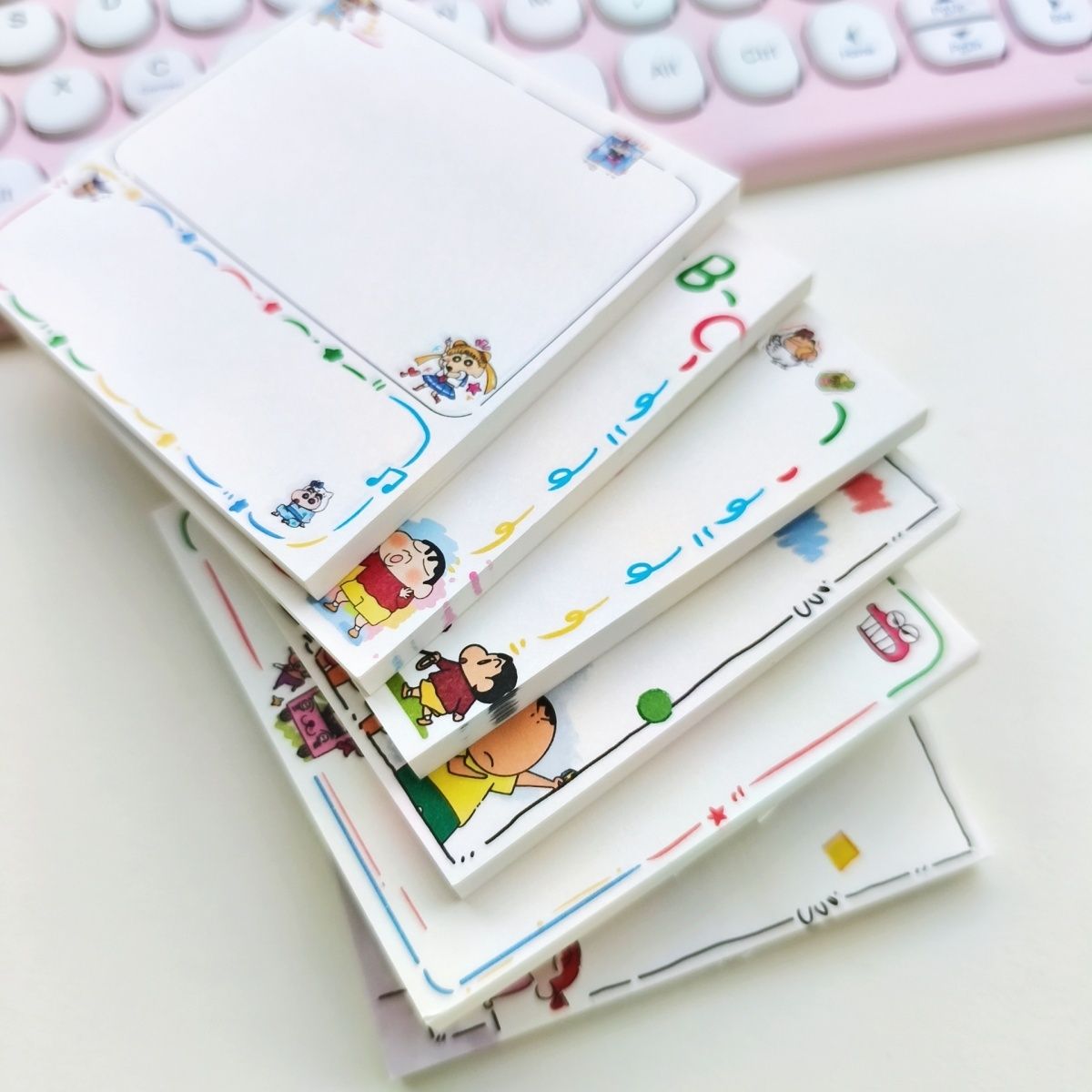 Crayon Shin-chan Cartoon Niedl – Stationery Books Bewertung und Preis
